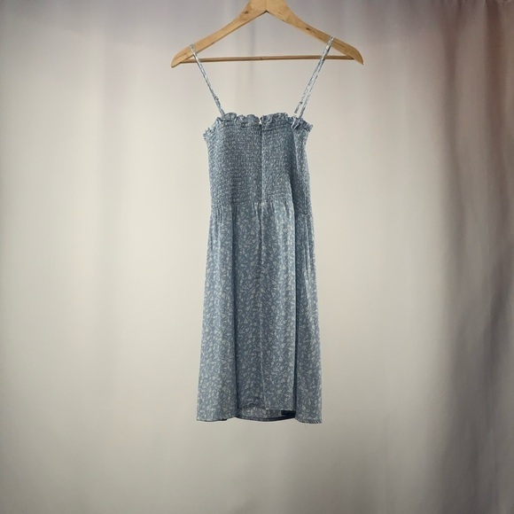 Skylar + Madison Smocked Floral Summer Mini Dress in Light Blue Size Medium - Picture 3 of 4